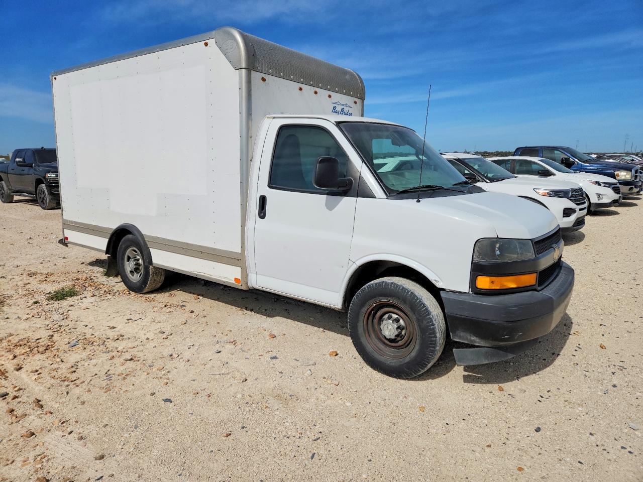 2018 Chevrolet Express BOX Truck