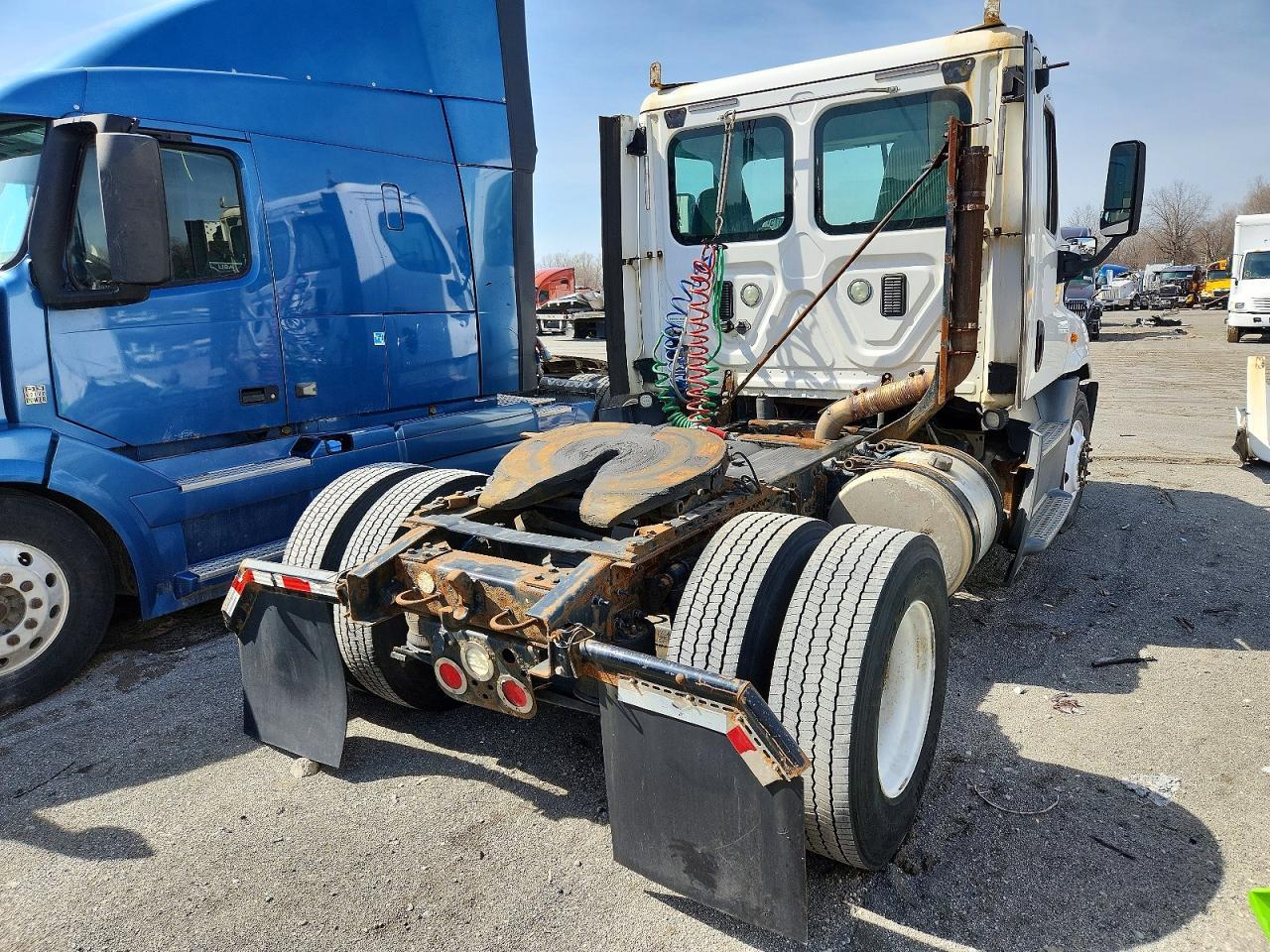 2016 Freightliner Cascadia 125 Semi Truck