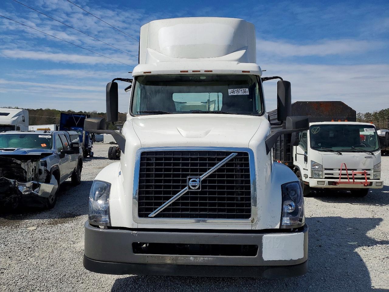 2017 Volvo VNL Semi Truck
