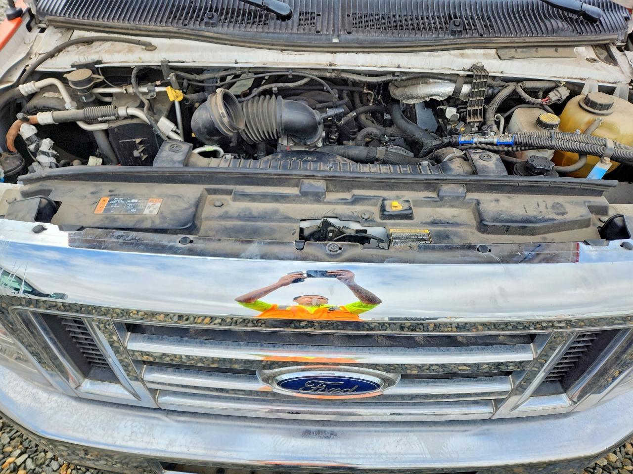 2023 Ford Econoline E450 Super Duty Cutaway Van