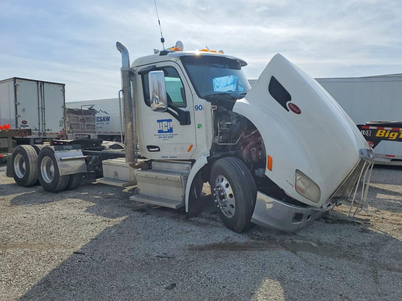 2016 Peterbilt 579 Semi Truck