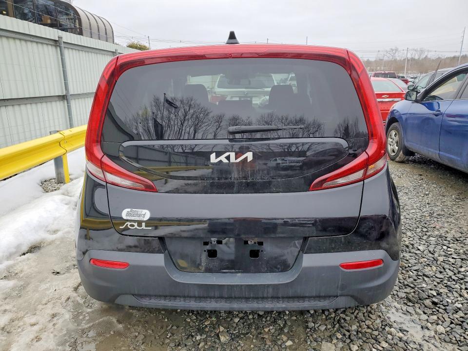 2022 KIA Soul lx