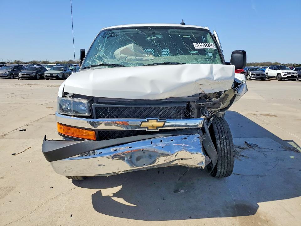 2025 Chevrolet Express G2500