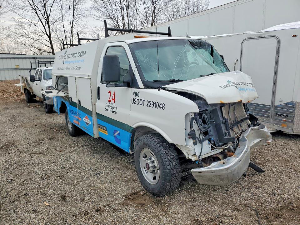 2015 GMC Savana Utility / Service Truck