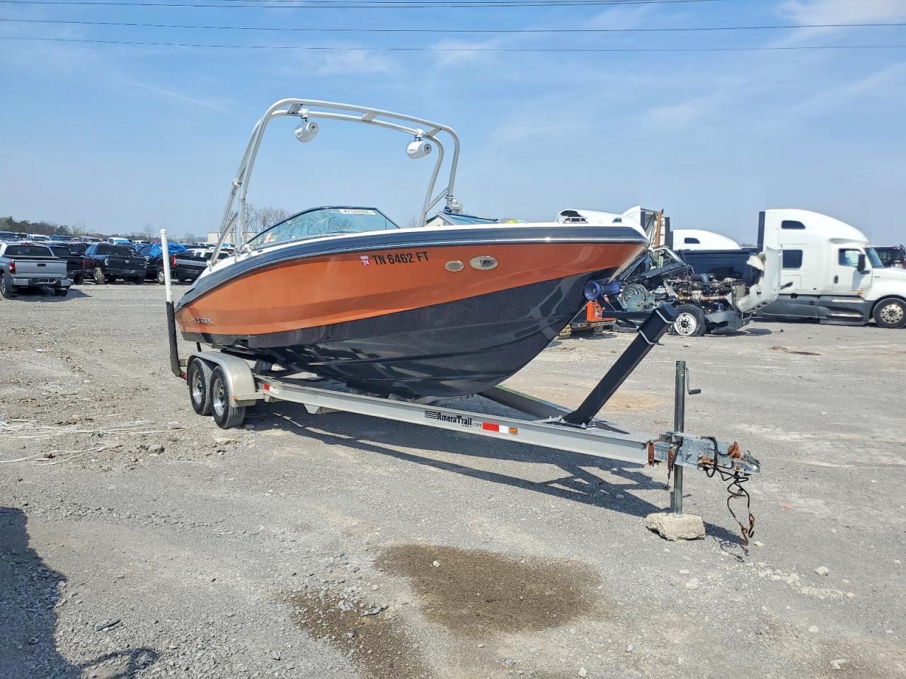2009 Regal Boat-Boat