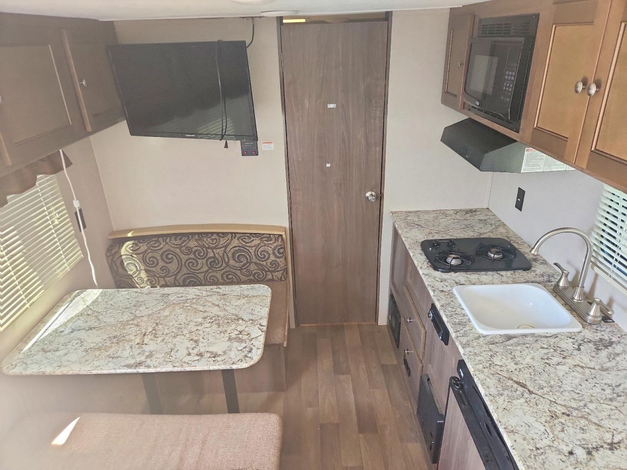 2018 Keystone Hideout Camper