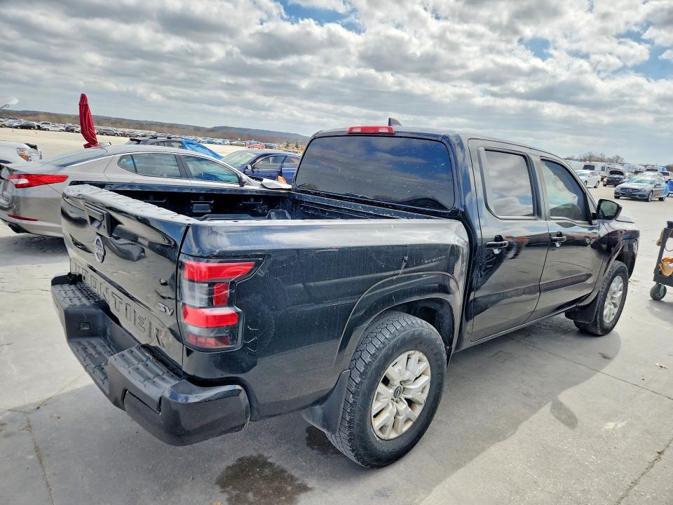 2022 Nissan Frontier sv