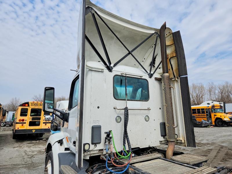 2017 Peterbilt 579 Semi Truck