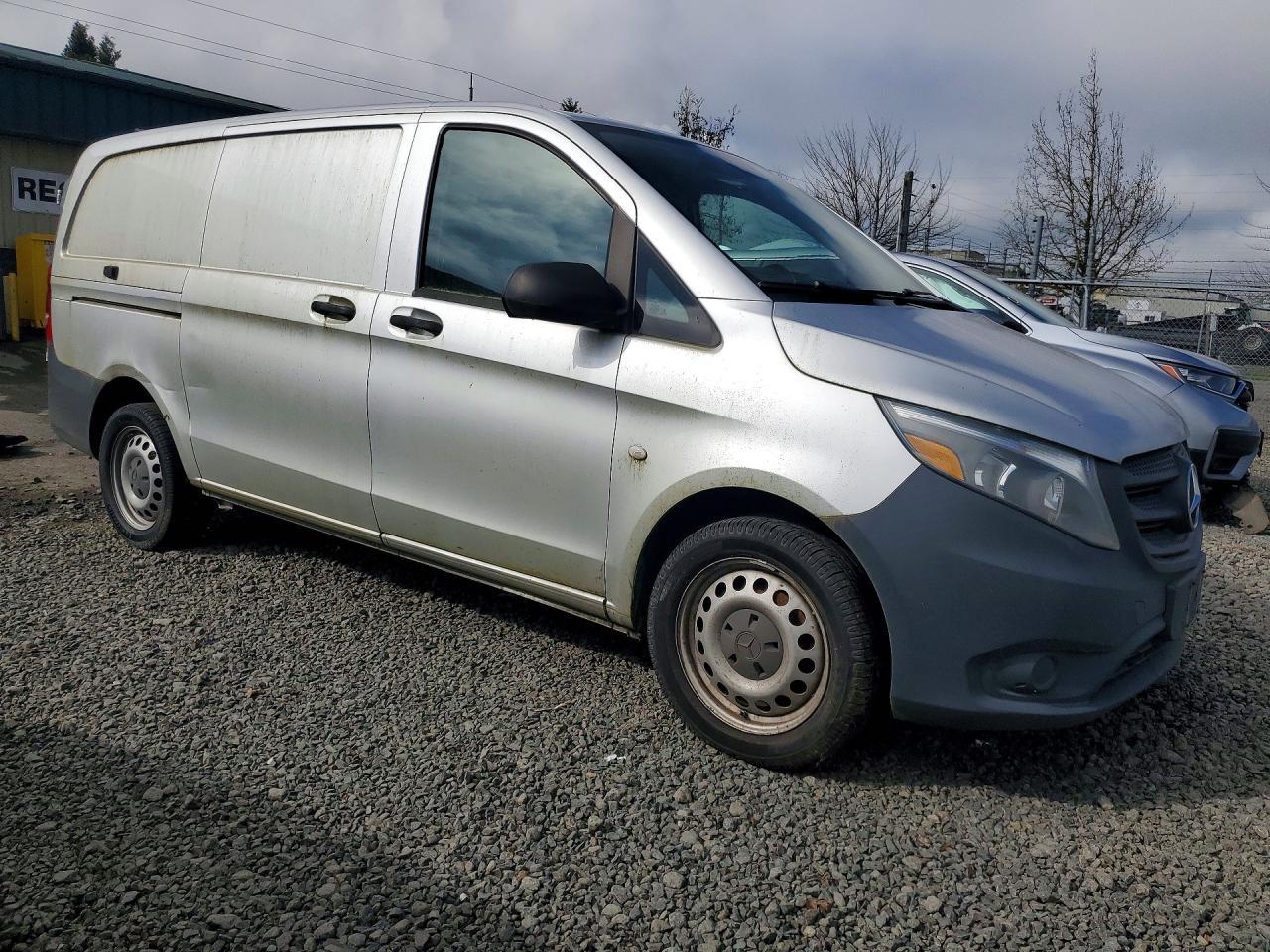 2016 Mercedes-Benz Metris