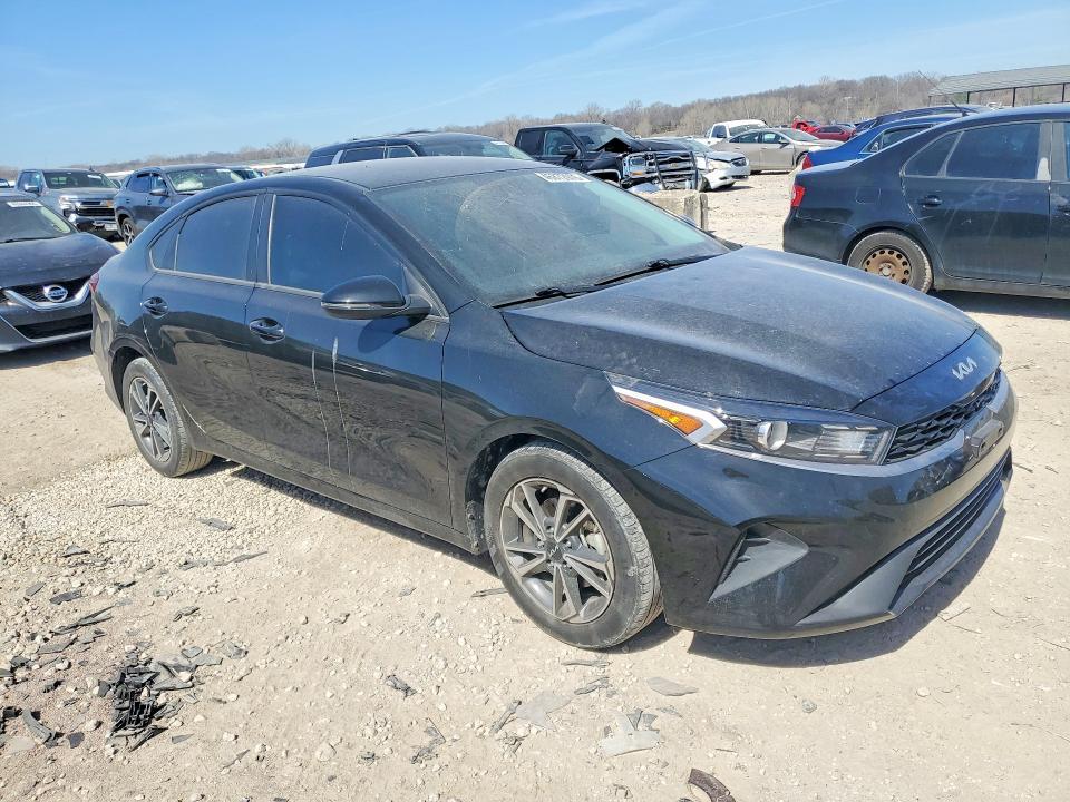 2023 KIA Forte lxs
