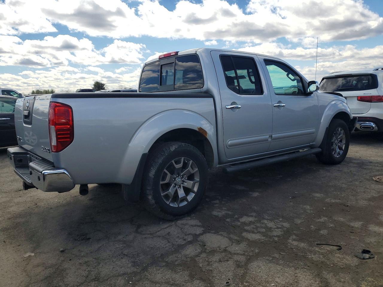 2015 Nissan Frontier SL