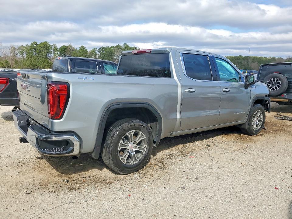 2025 GMC Sierra K1500 SLT