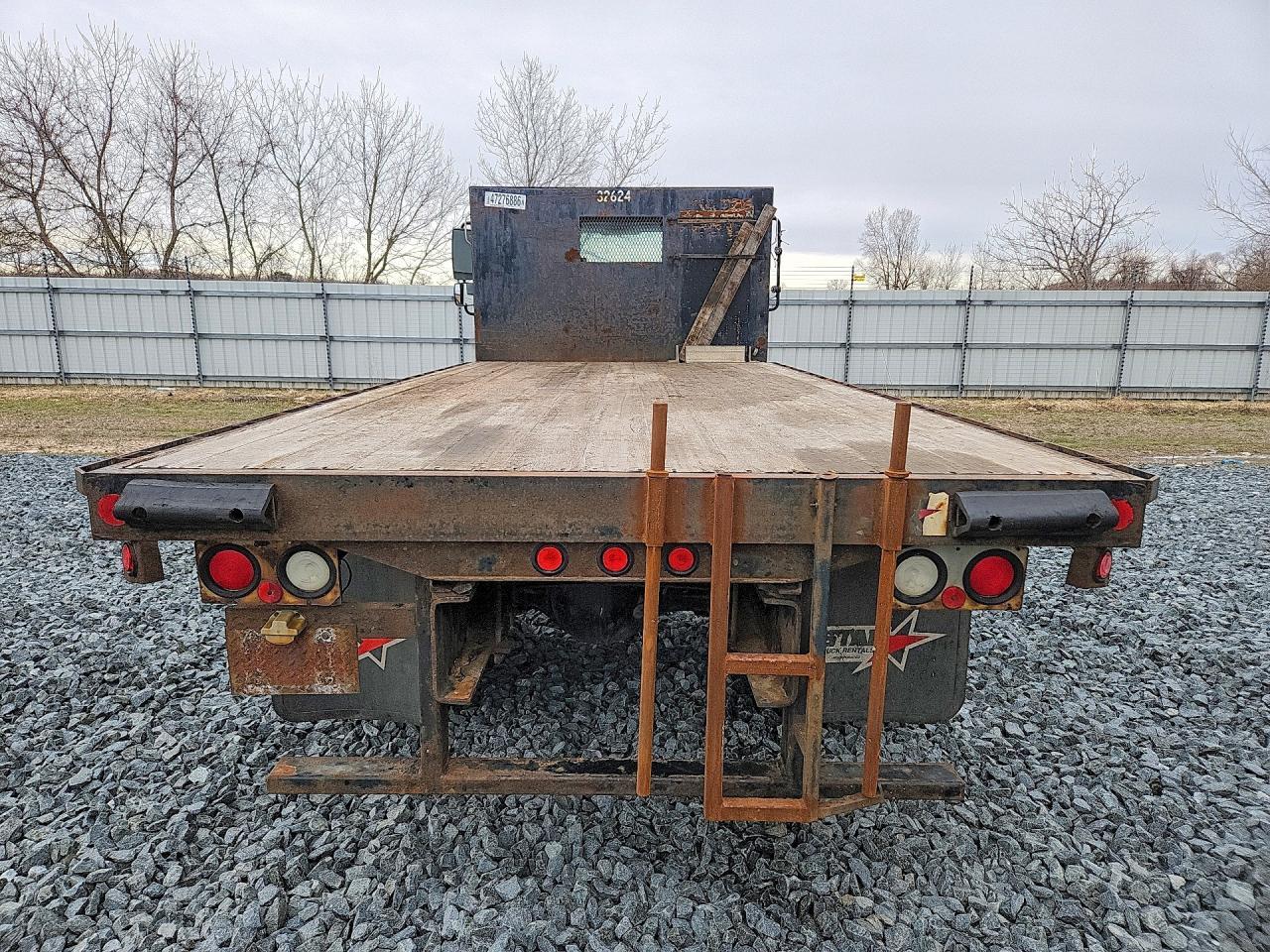2006 International 4300 Flatbed Truck