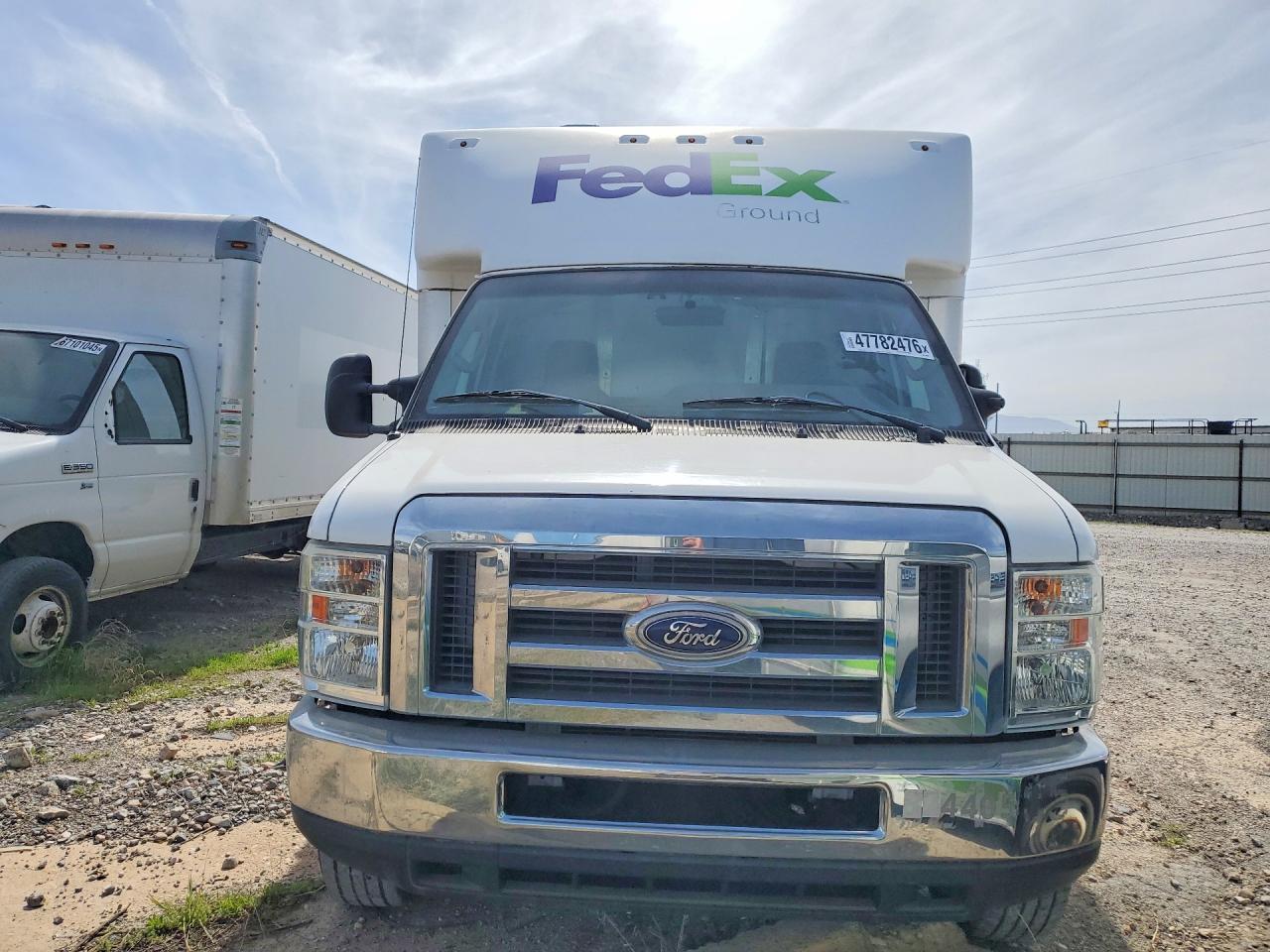 2016 Ford Econoline E350 Super Duty Cutaway Van