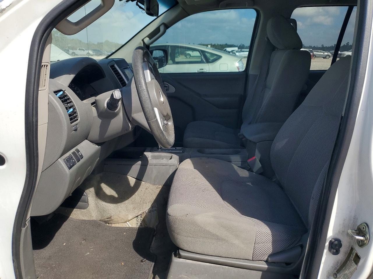 2016 Nissan Frontier SV
