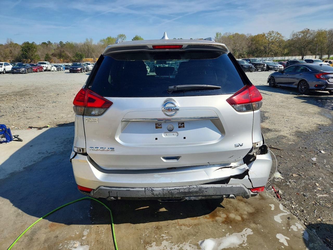 2017 Nissan Rogue sv
