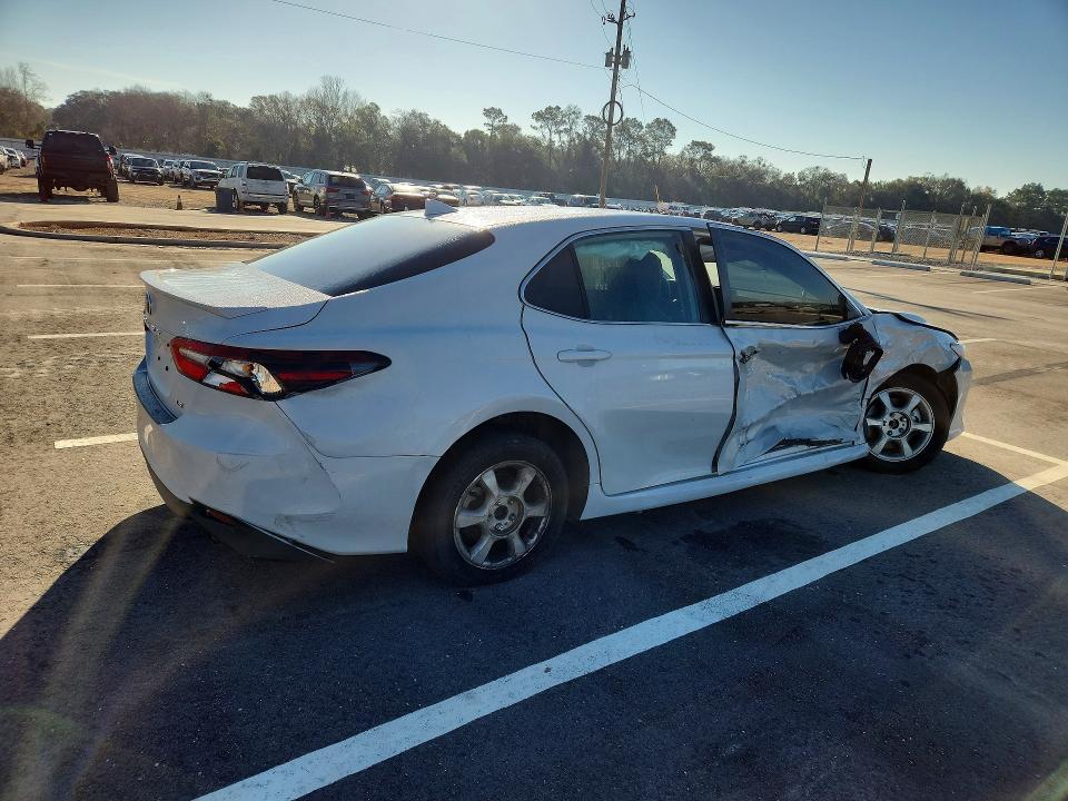 2023 Toyota Camry le