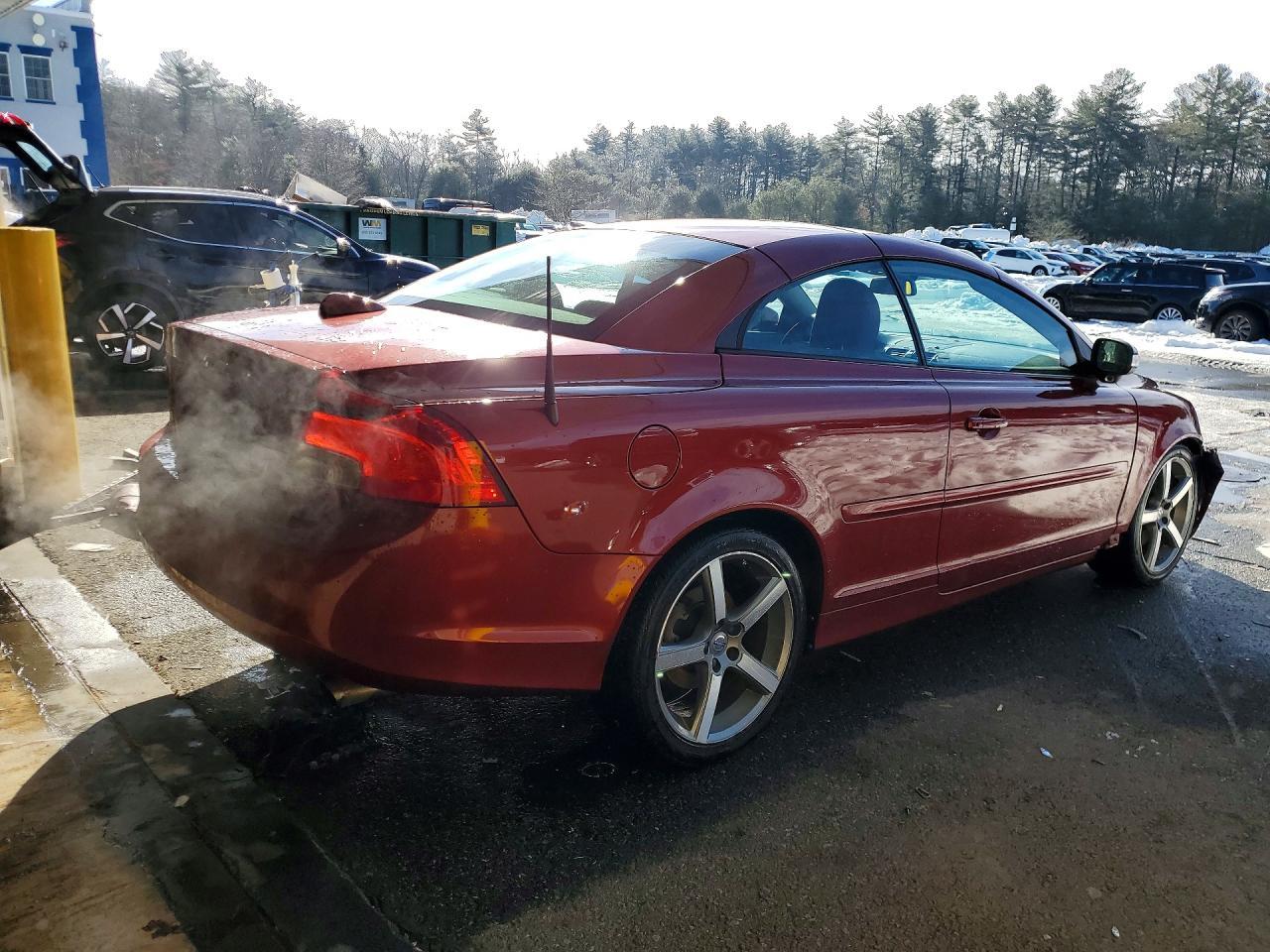 2011 Volvo C70 T5