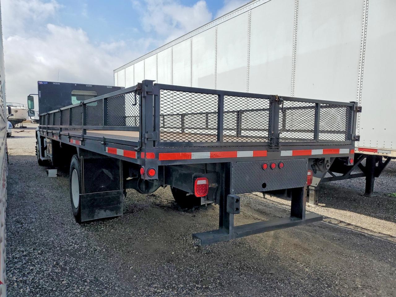 2015 Freightliner Business Class M2 Flatbed Truck