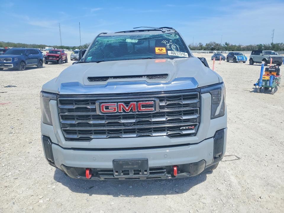 2025 GMC Sierra K2500 AT4