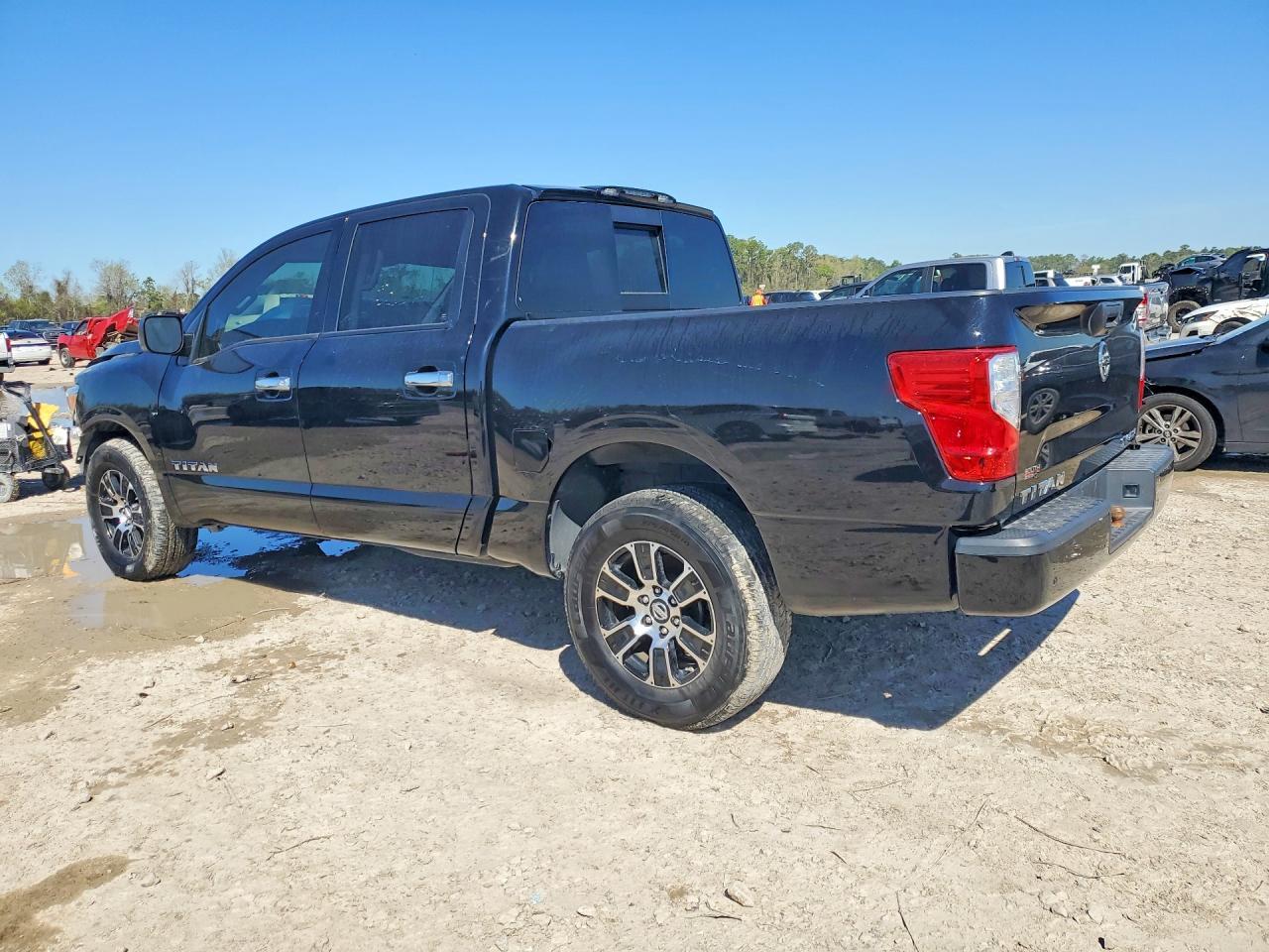 2021 Nissan Titan SV