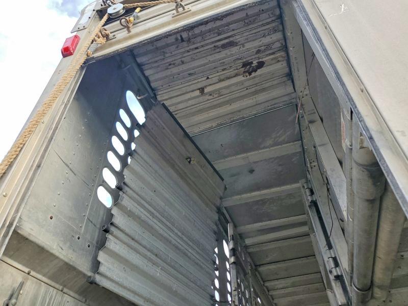 2000 Wilson PSD CL302 Livestock Trailer
