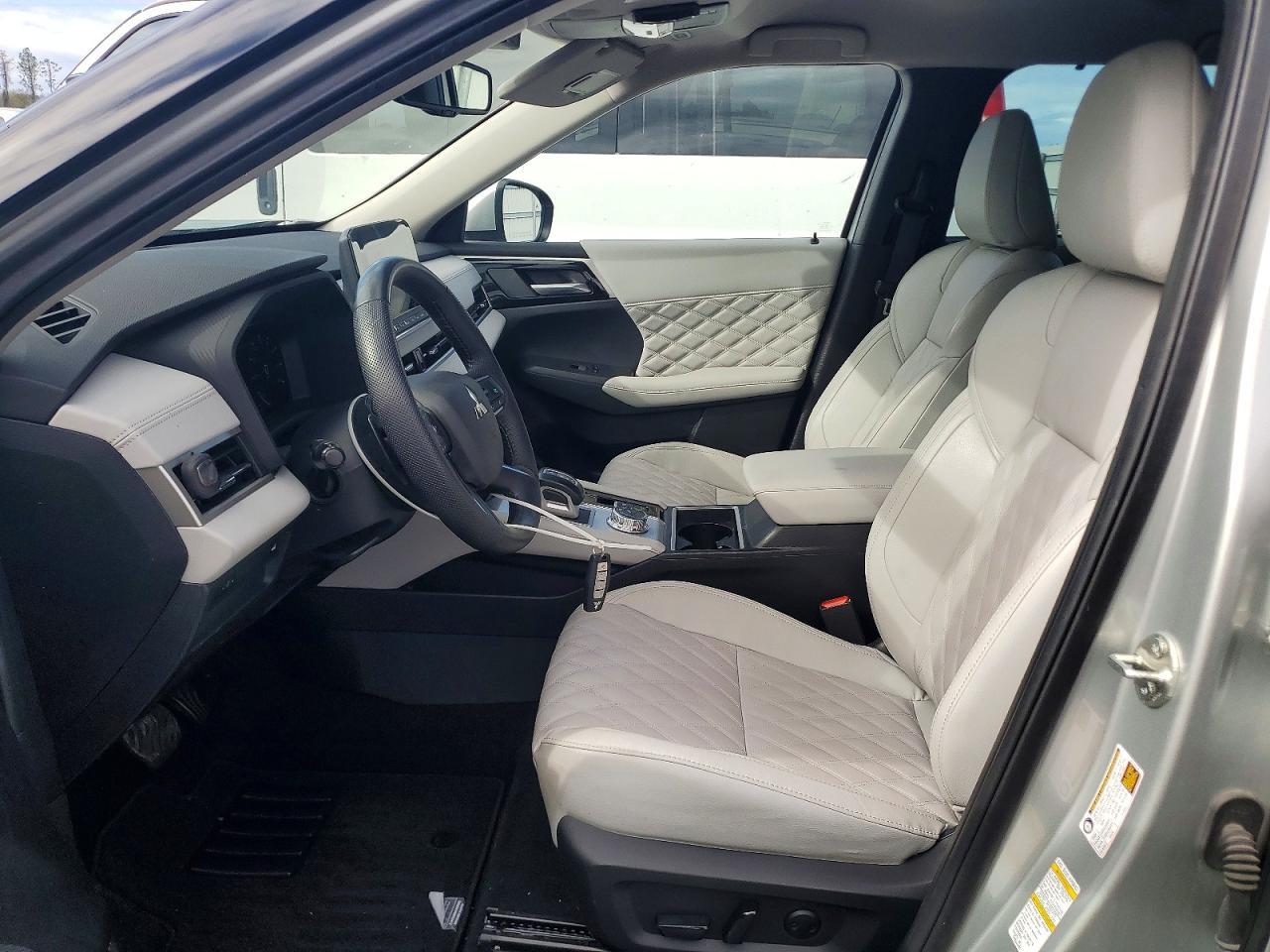 2023 Mitsubishi Outlander