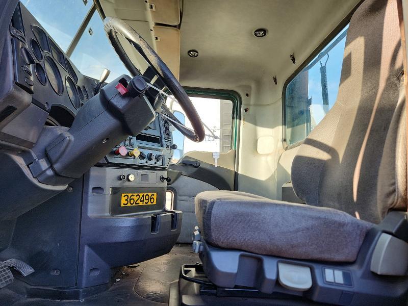 2017 Mack CXU612 Semi Truck