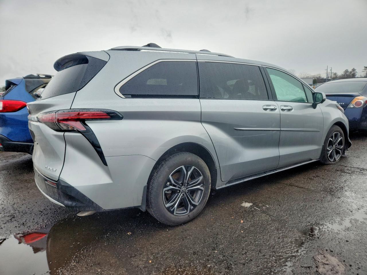 2025 Toyota Sienna Platinum 7-passenger