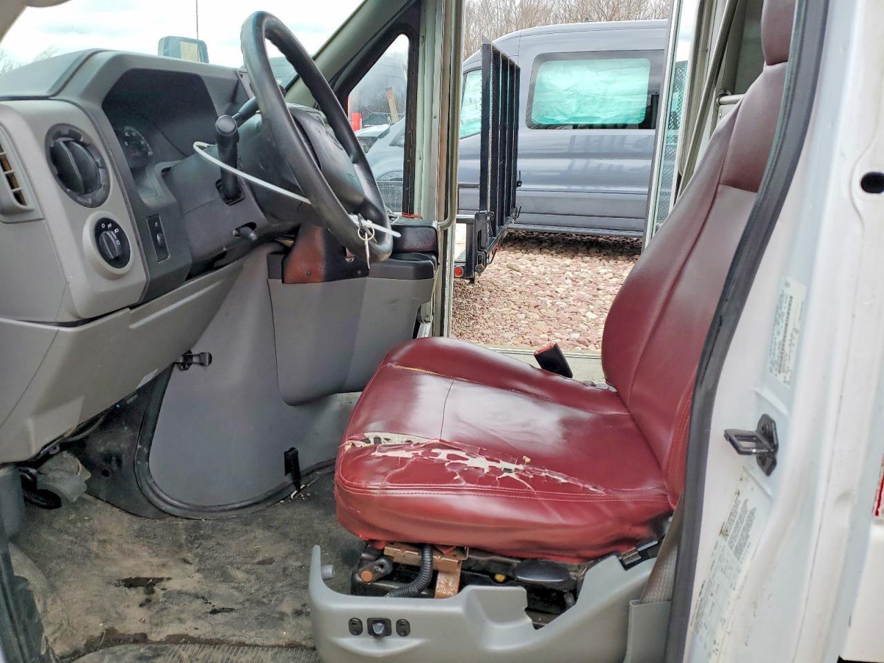 2018 Ford E-350 CUT Away Trans