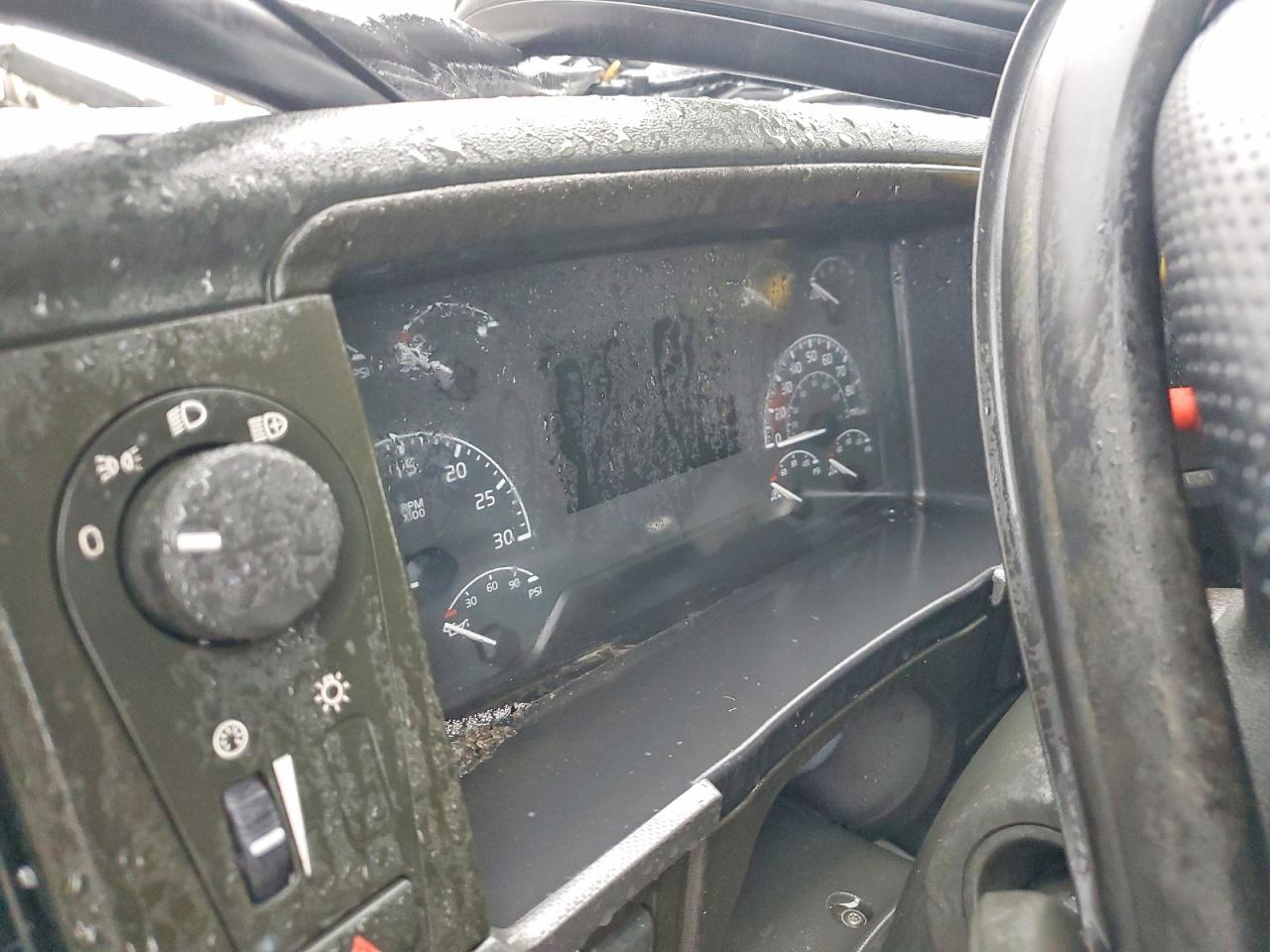 2021 Volvo VNL Semi Truck