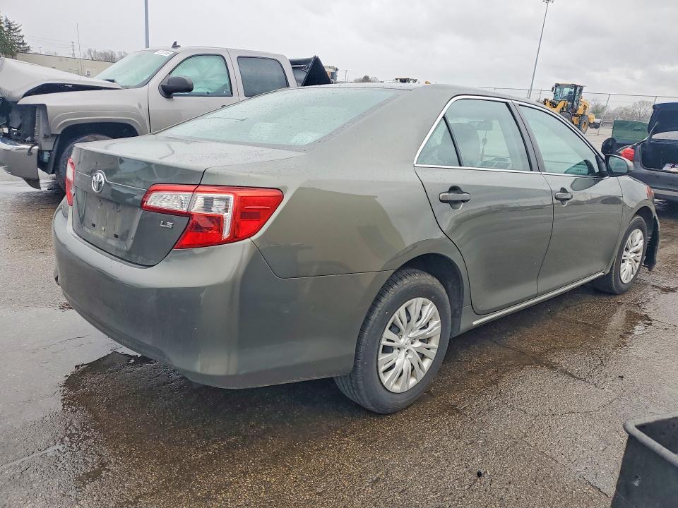 2013 Toyota Camry le