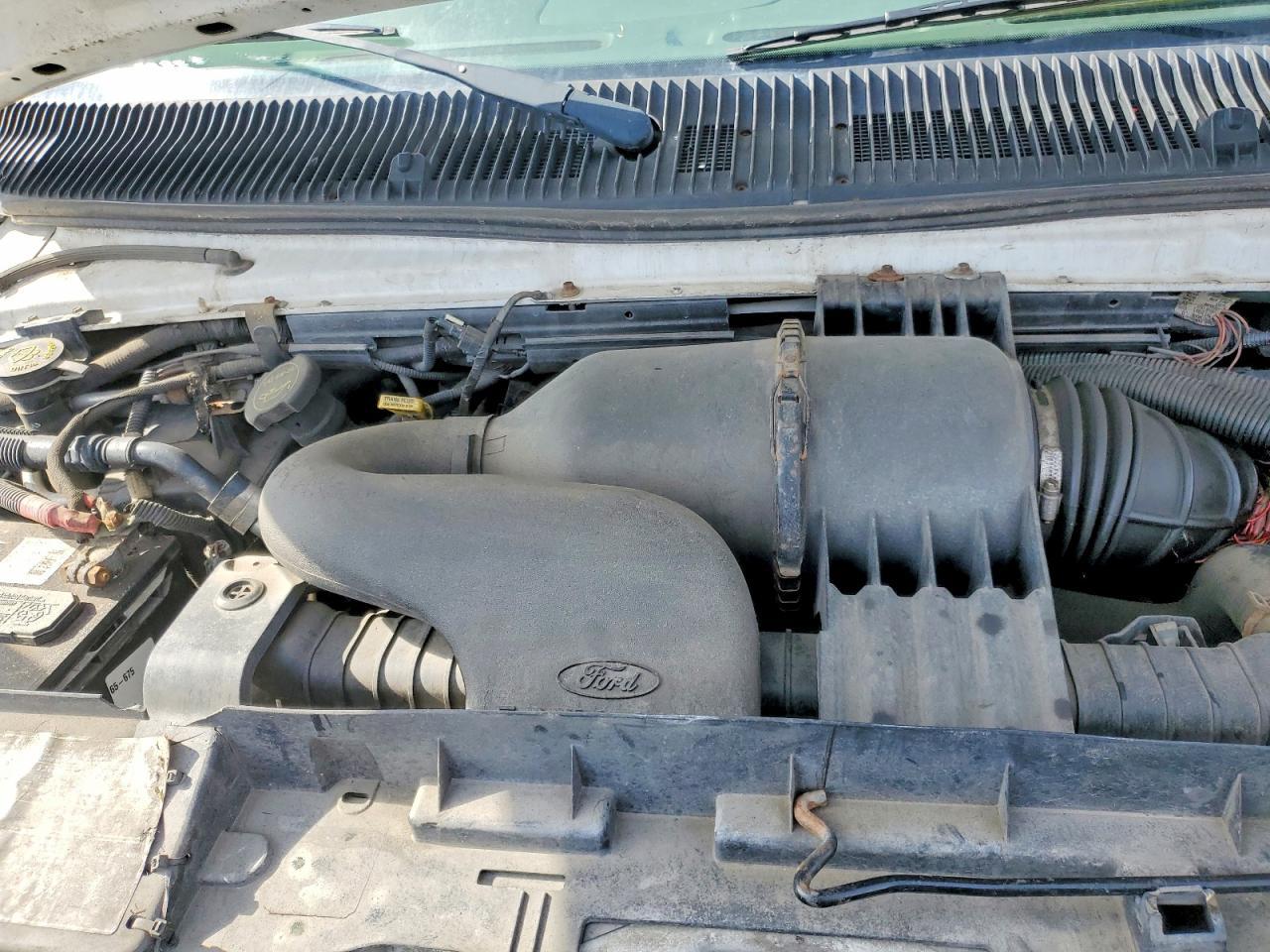 2008 Ford Econoline E450 Super Duty Cutaway Van