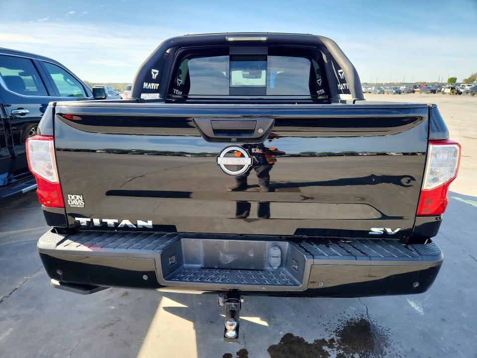 2023 Nissan Titan SV