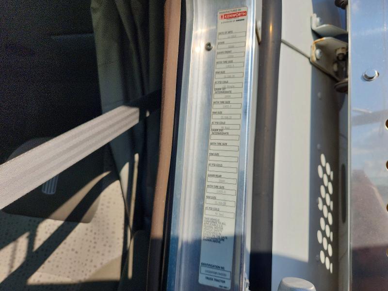 2015 Kenworth T880 Semi Truck