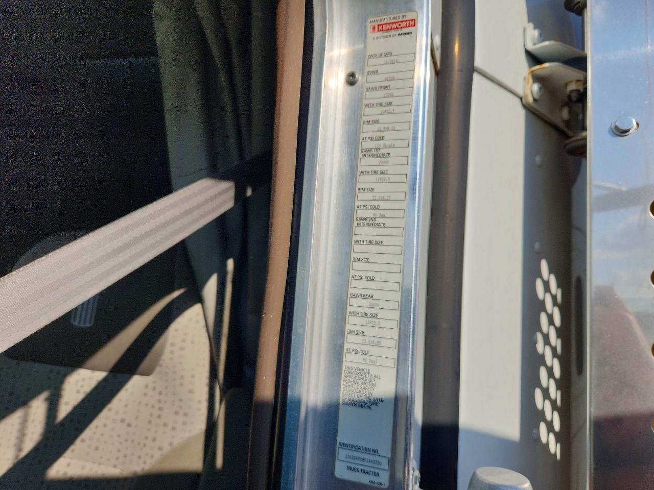 2015 Kenworth T880 Semi Truck