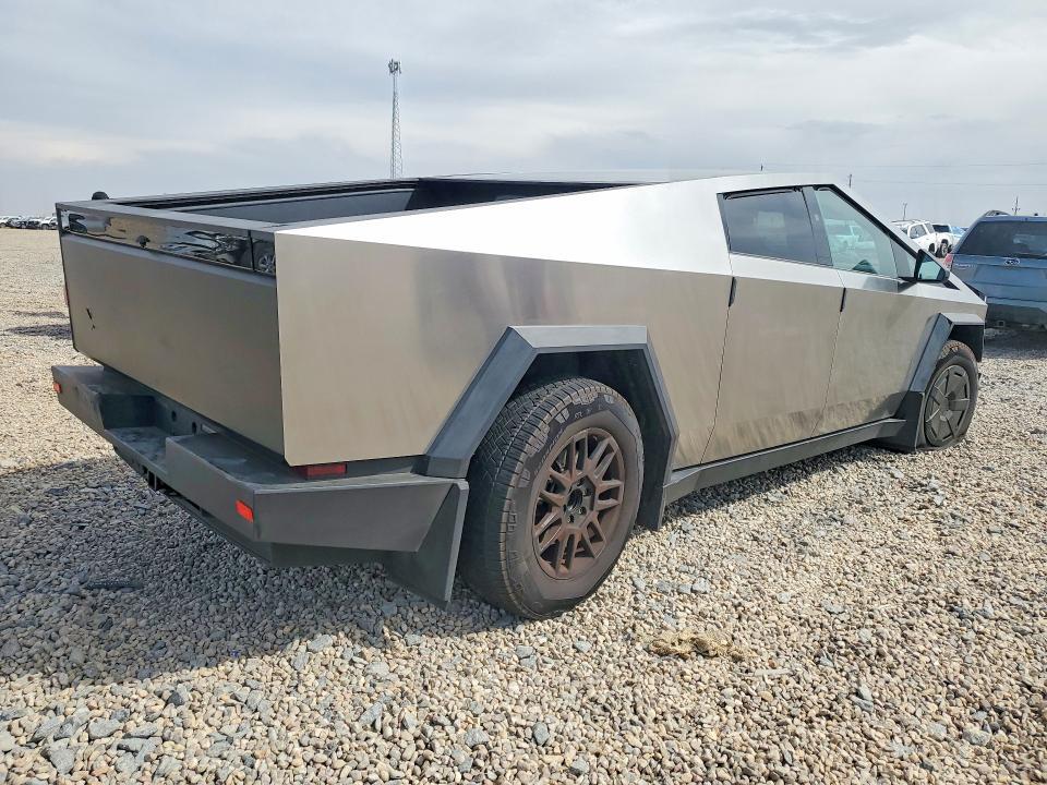 2025 Tesla Cybertruck