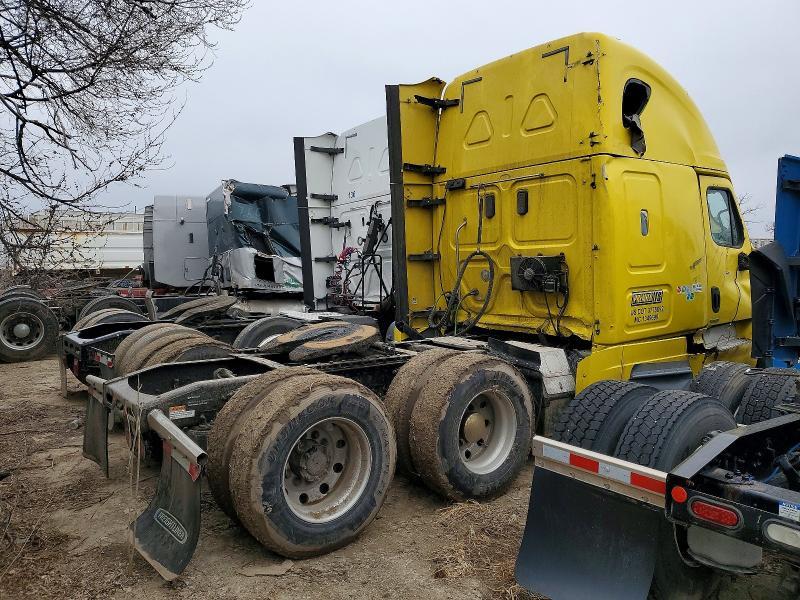 2017 Freigliner 2017 Freightliner Cascadia 125 Sleeper Cab Semi TR