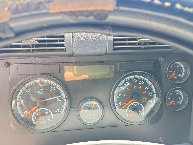 2018 Freightliner Cascadia 125 Semi Truck