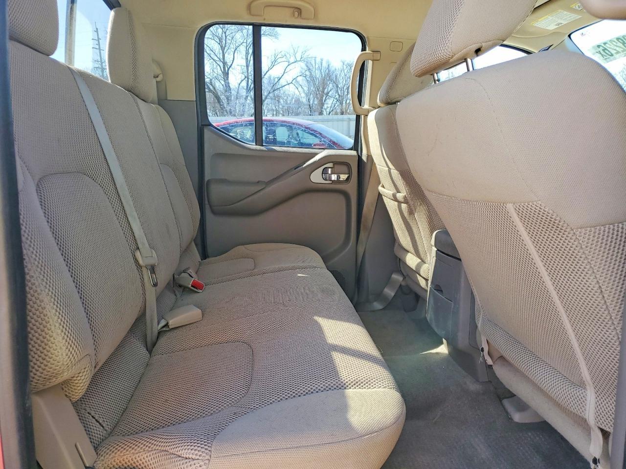 2016 Nissan Frontier SV