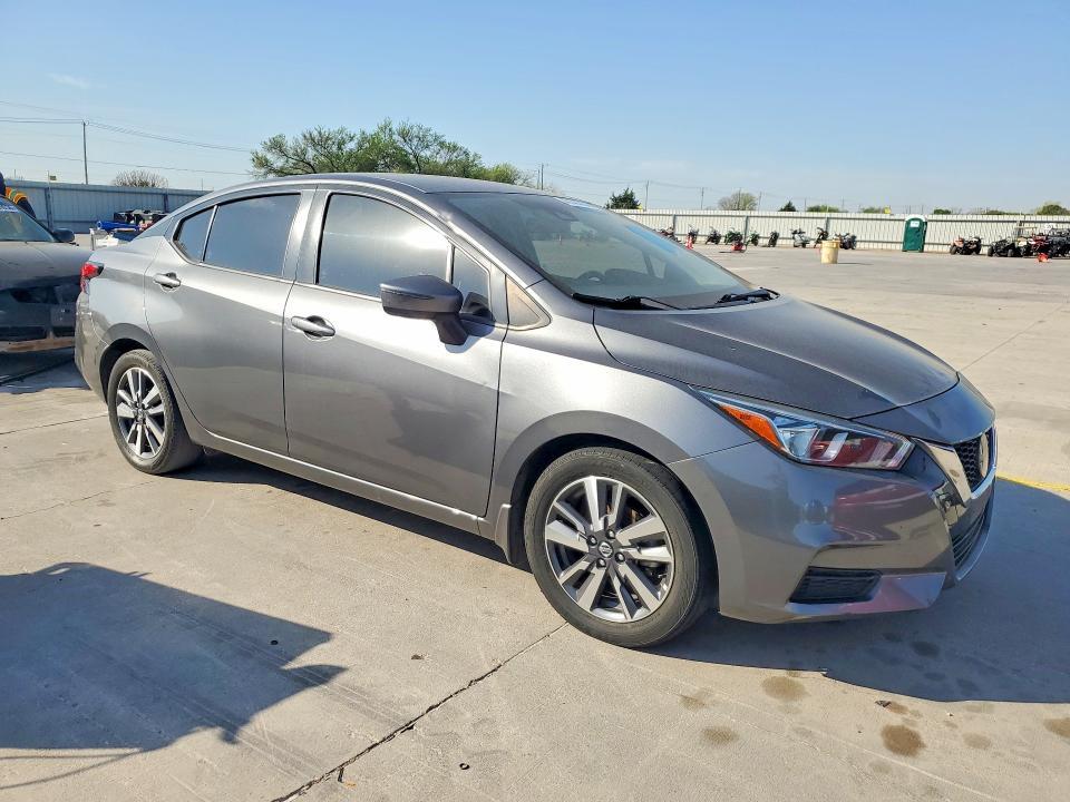 2020 Nissan Versa sv