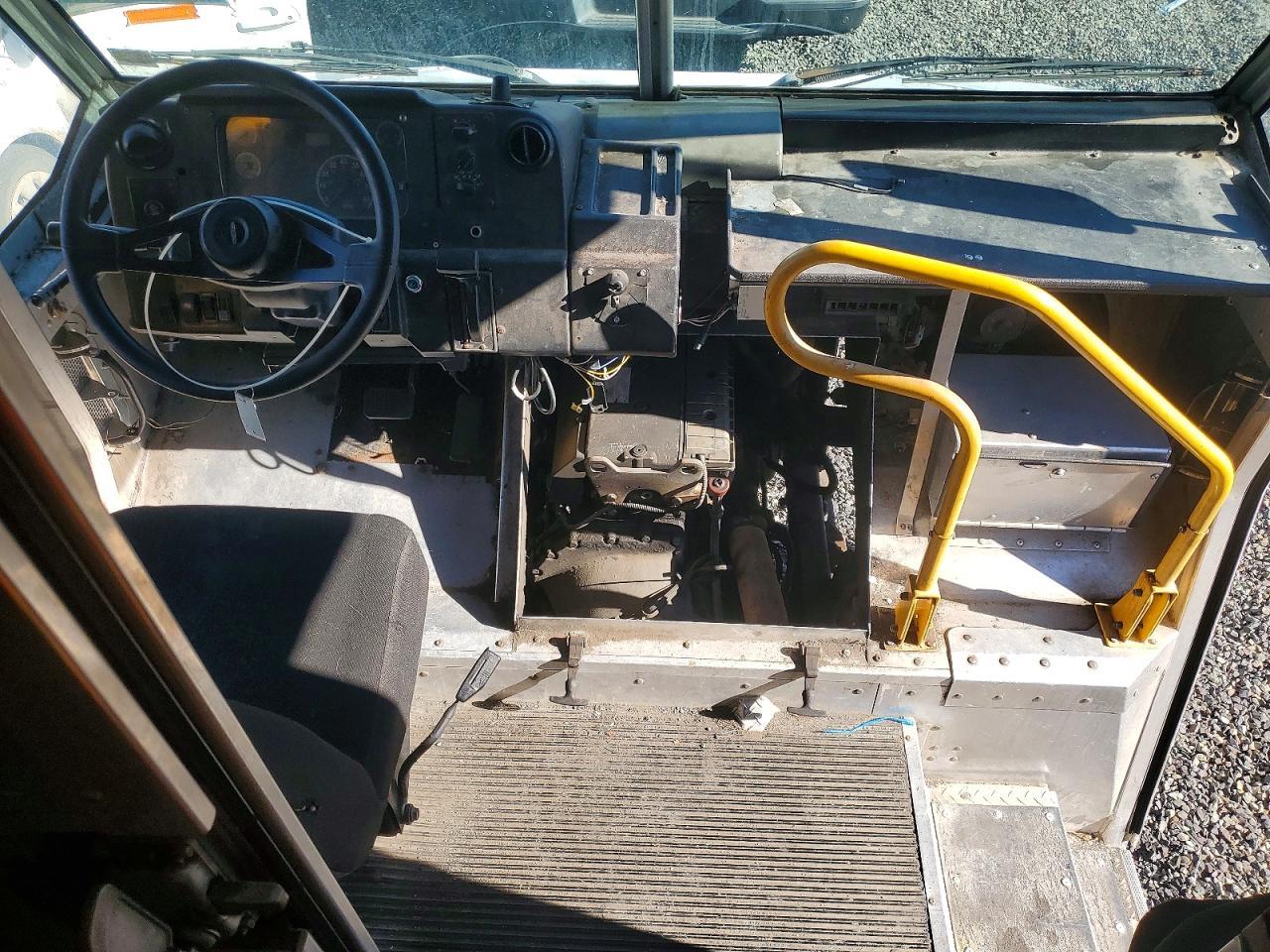 2003 Freightliner MT45 Chassis Delivery Van