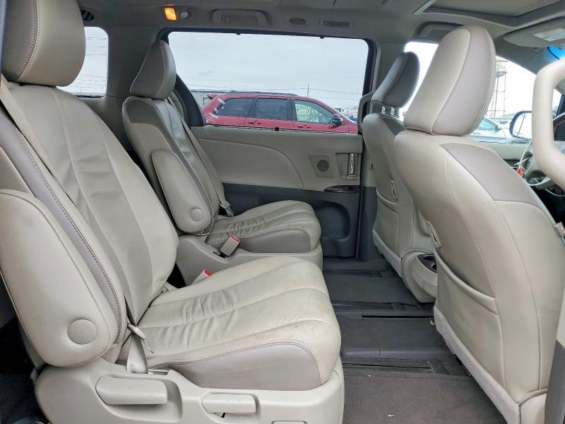 2013 Toyota Sienna Limited 7-passenger