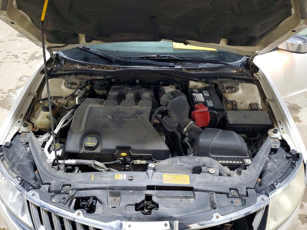 2011 Lincoln Townhouse MKZ