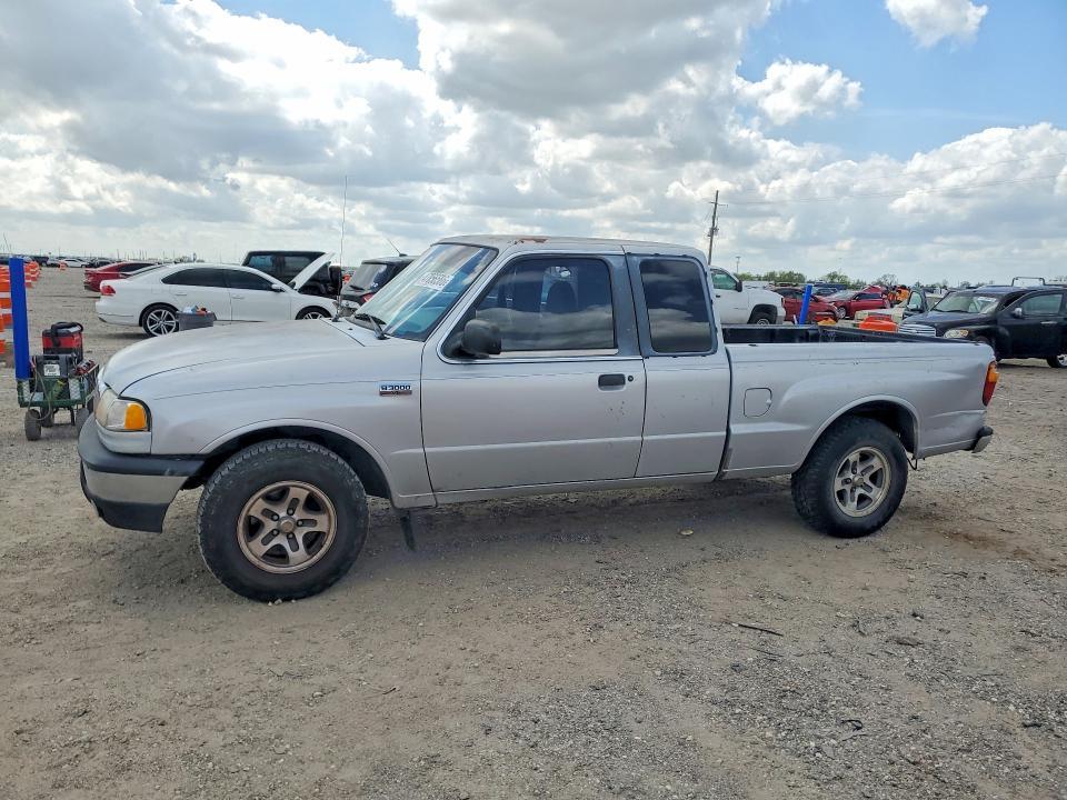 2001 Mazda B3000 cab Plus