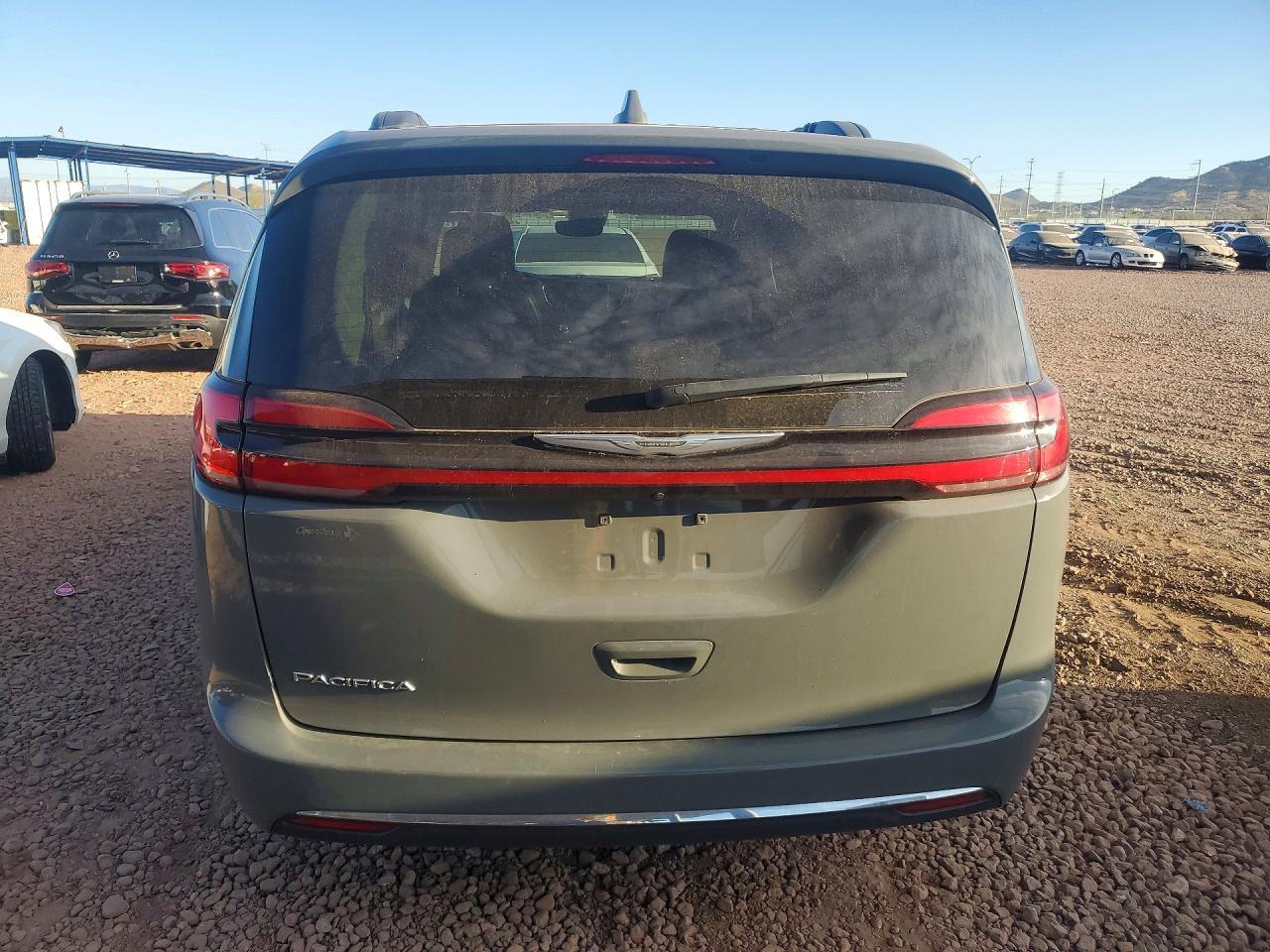 2022 Chrysler Pacifica Touring l