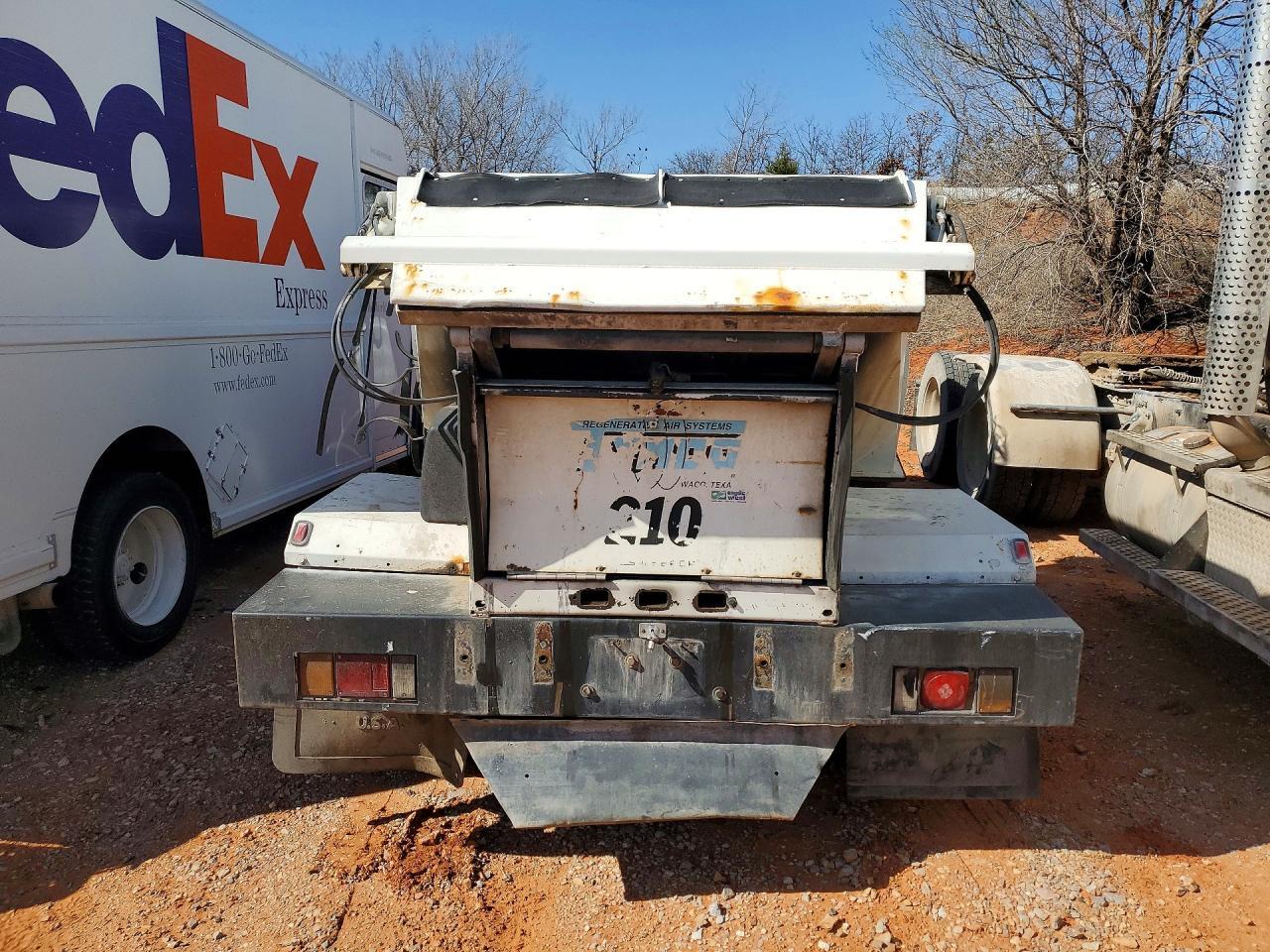 2006 Isuzu NPR Sweeper Truck
