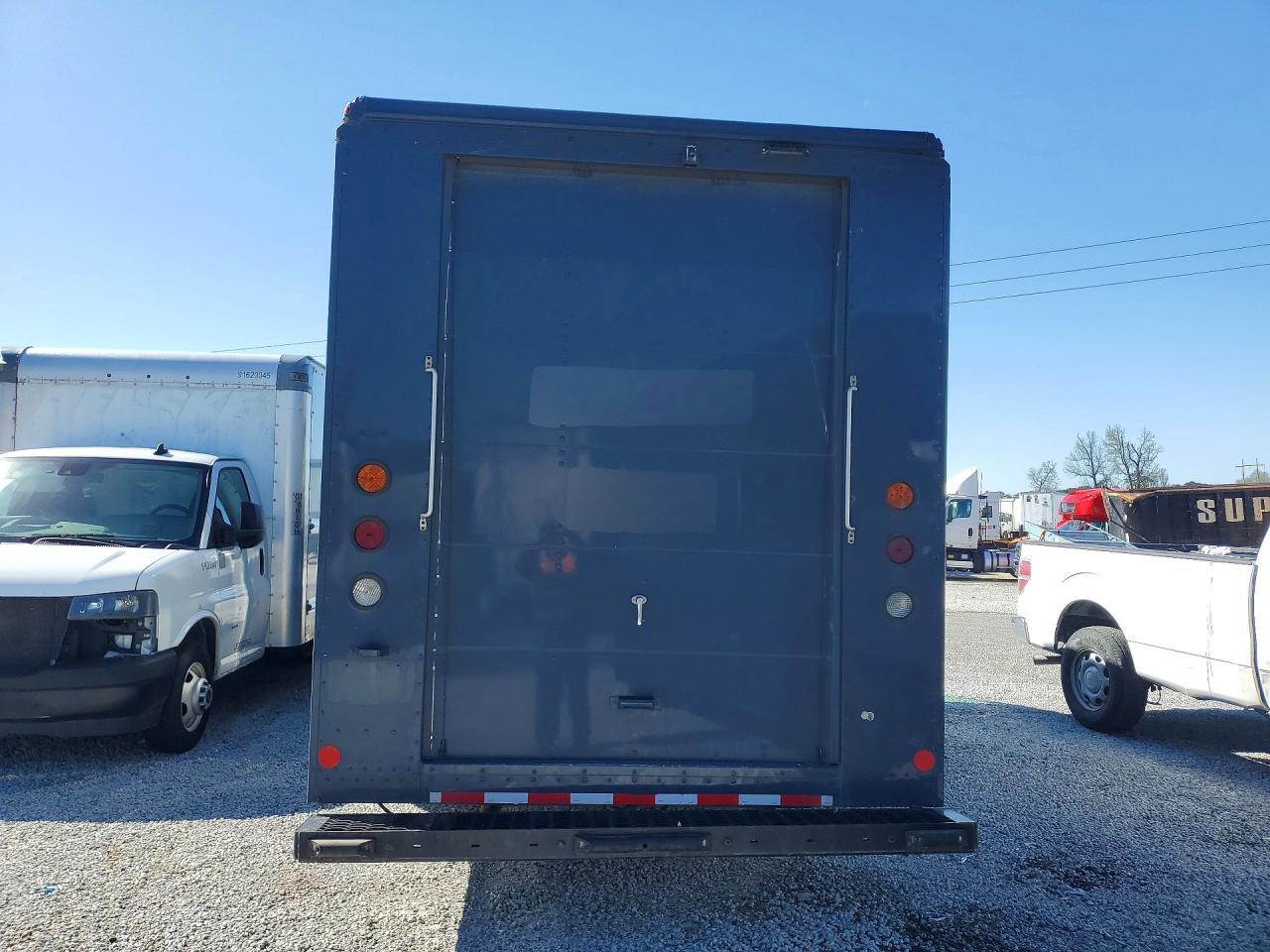 2021 Freightliner MT45G Chassis Delivery Truck