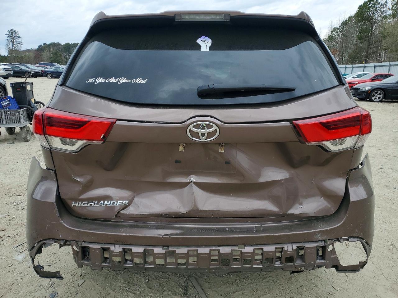 2018 Toyota Highlander le