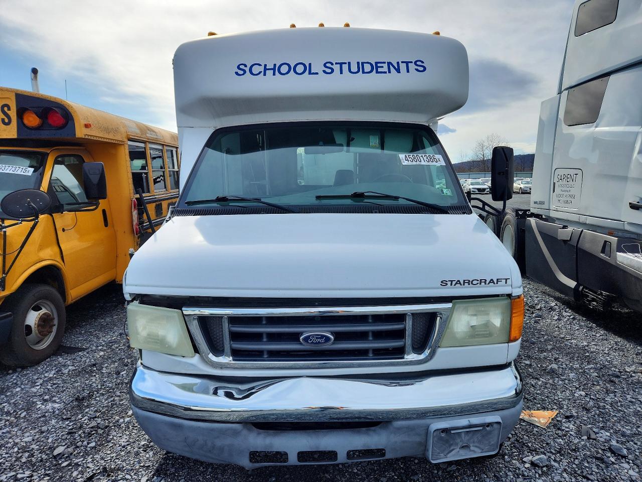 2004 Ford Econoline E350 Super Duty Cutaway Van